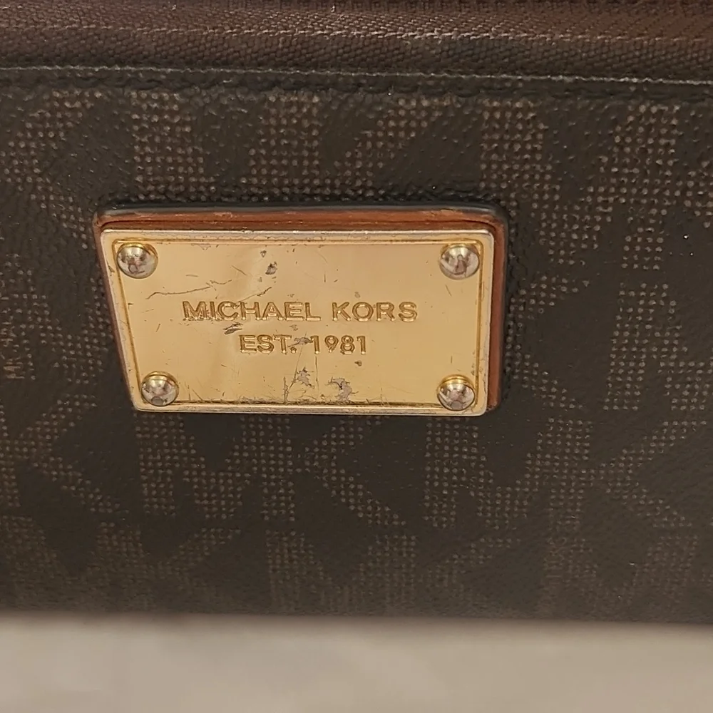 MICHAEL KORS EST.1981 WRISTLET WALLET